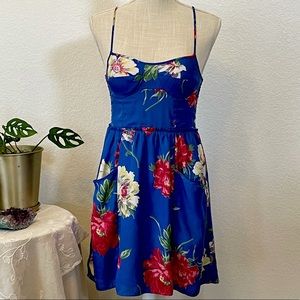 Floral blue American Eagle dress with pockets.